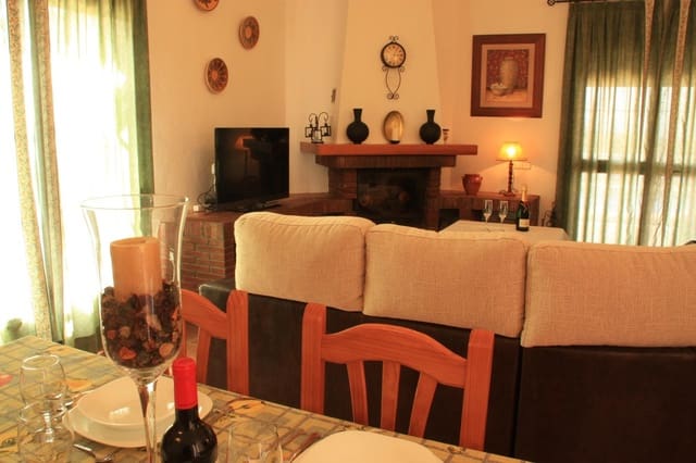 4 slaapkamer Villa te huur in Alhaurín de la Torre met zwembad garage - € 2.000 (Ref: 8423437)