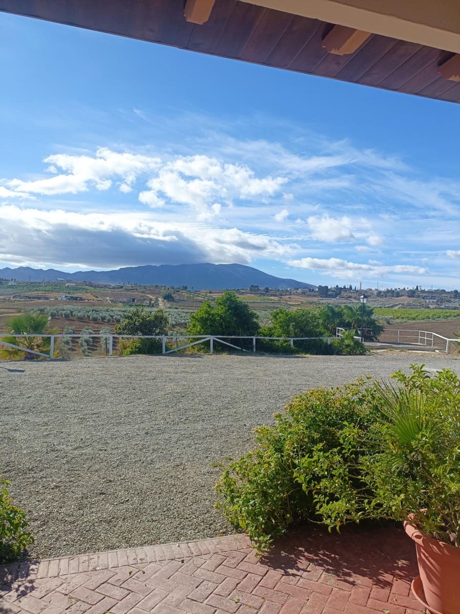 3 bedroom Finca/Country House for sale in Alhaurin el Grande with pool - € 480,000 (Ref: 8564778)