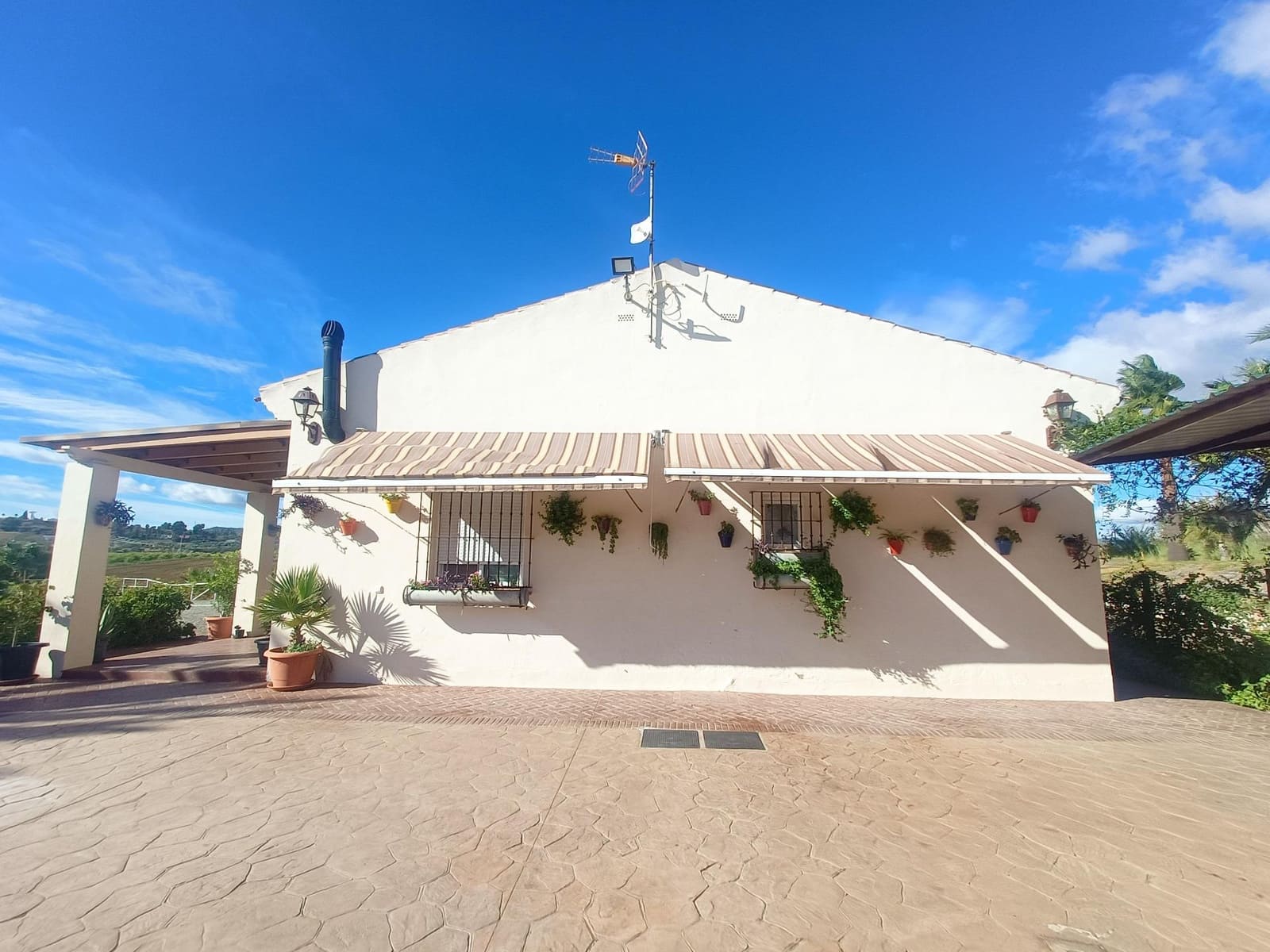 3 bedroom Finca/Country House for sale in Alhaurin el Grande with pool - € 480,000 (Ref: 8564778)