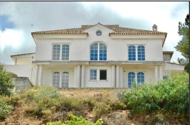 9 bedroom Villa for sale in Alhaurin el Grande - € 875,000 (Ref: 8623667)