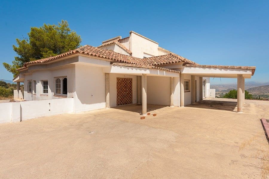 9 bedroom Villa for sale in Alhaurin el Grande - € 875,000 (Ref: 8623667)