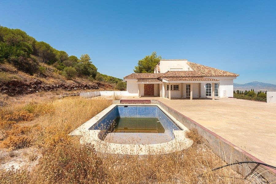 9 bedroom Villa for sale in Alhaurin el Grande - € 875,000 (Ref: 8623667)