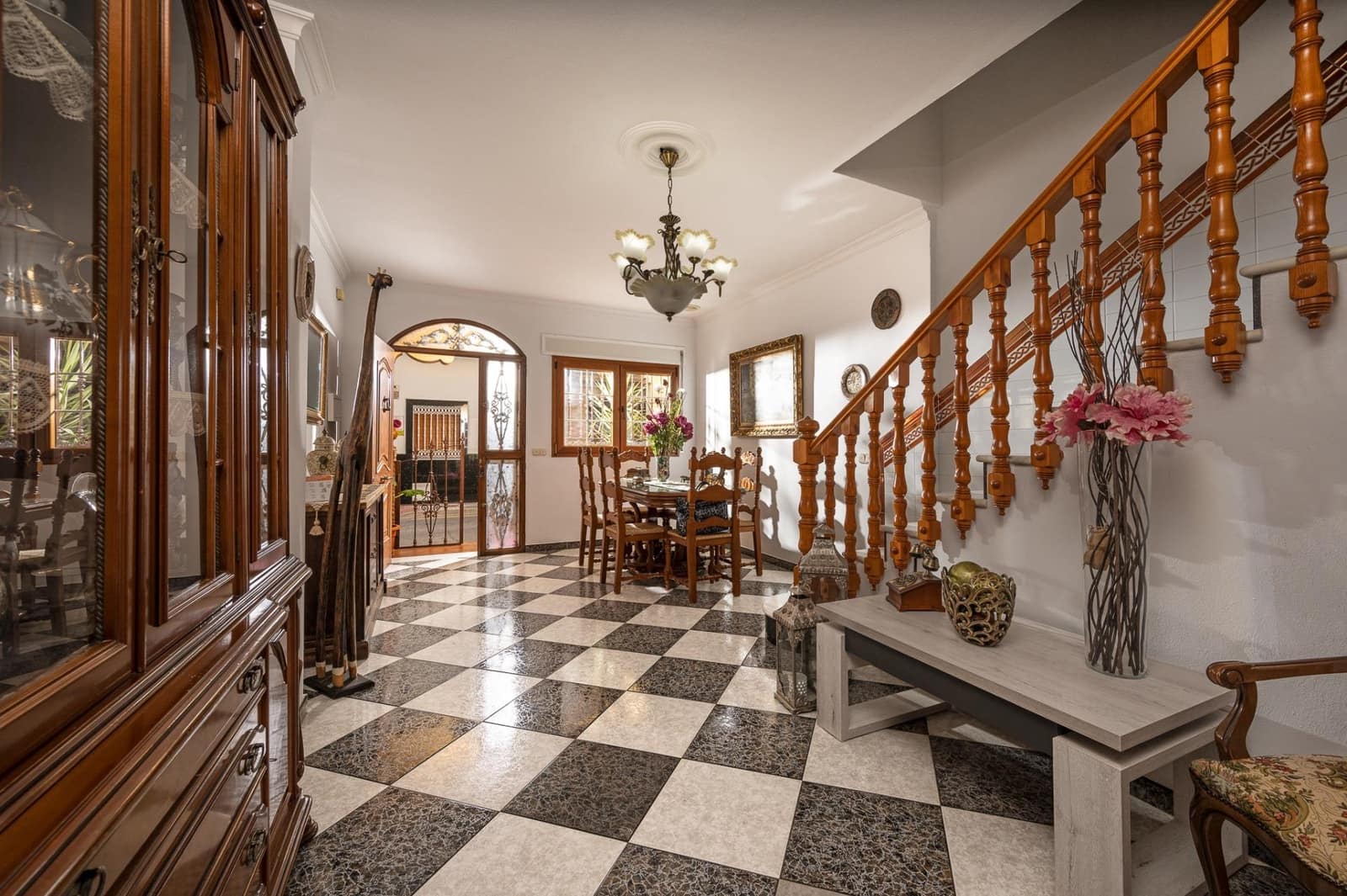 8 soverom Rekkehus til salgs i Alhaurin el Grande med garasje - € 449 950 (Ref: 8645225)