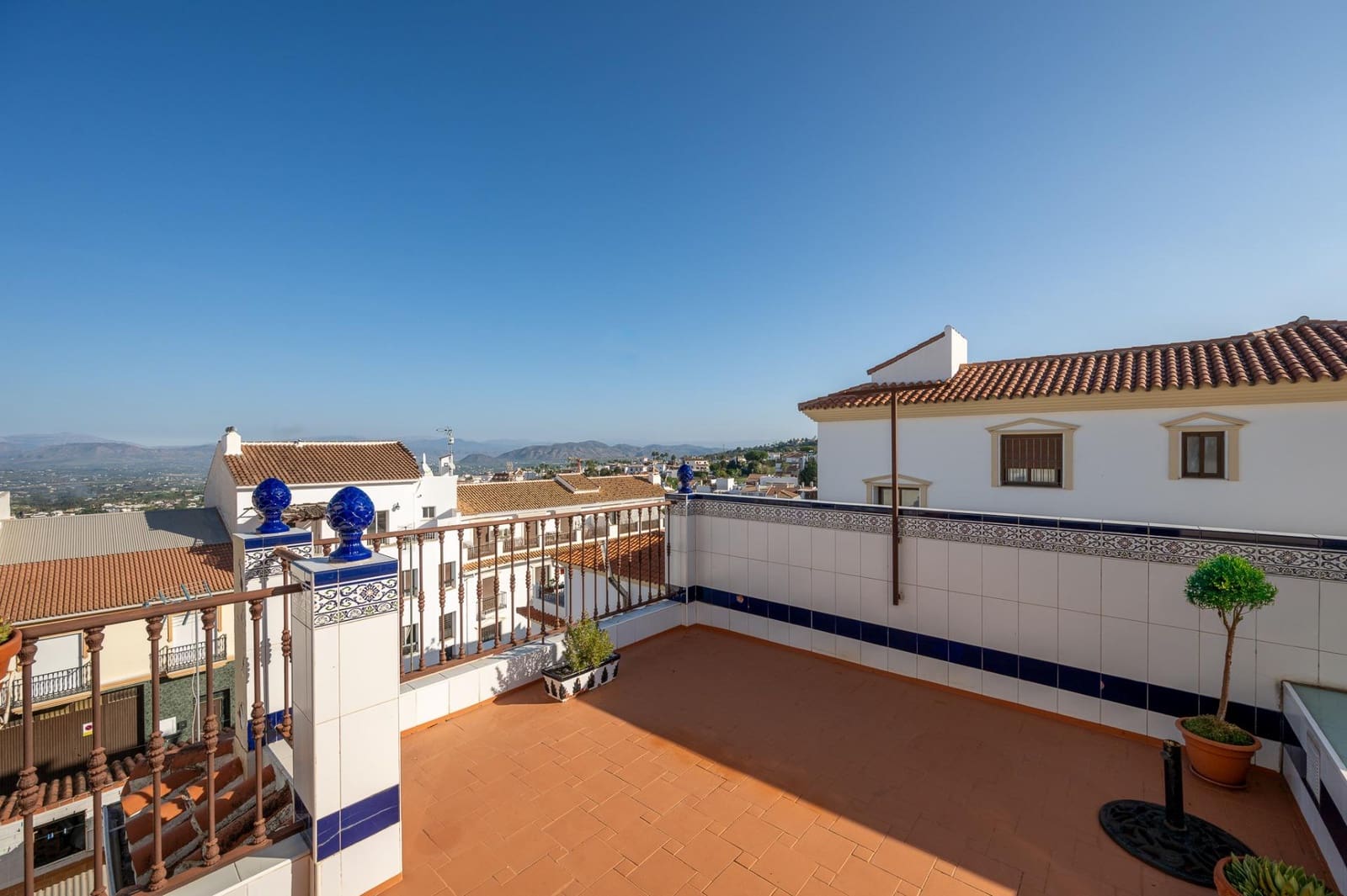 8 soverom Rekkehus til salgs i Alhaurin el Grande med garasje - € 449 950 (Ref: 8645225)