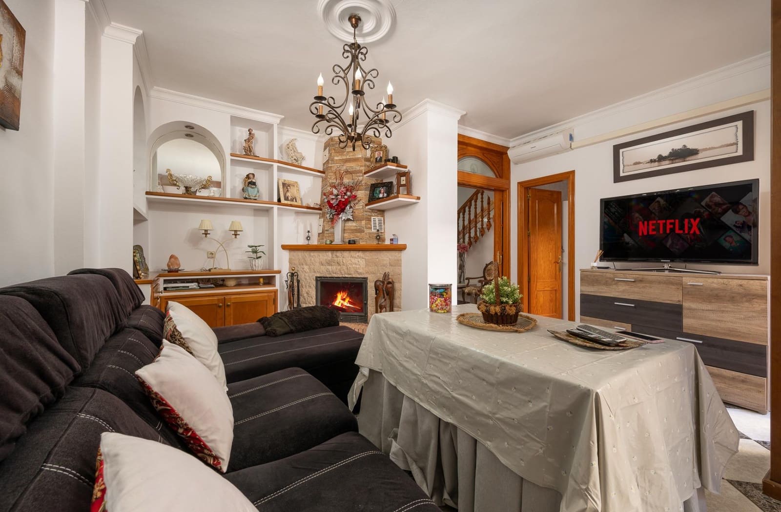 8 soverom Rekkehus til salgs i Alhaurin el Grande med garasje - € 449 950 (Ref: 8645225)