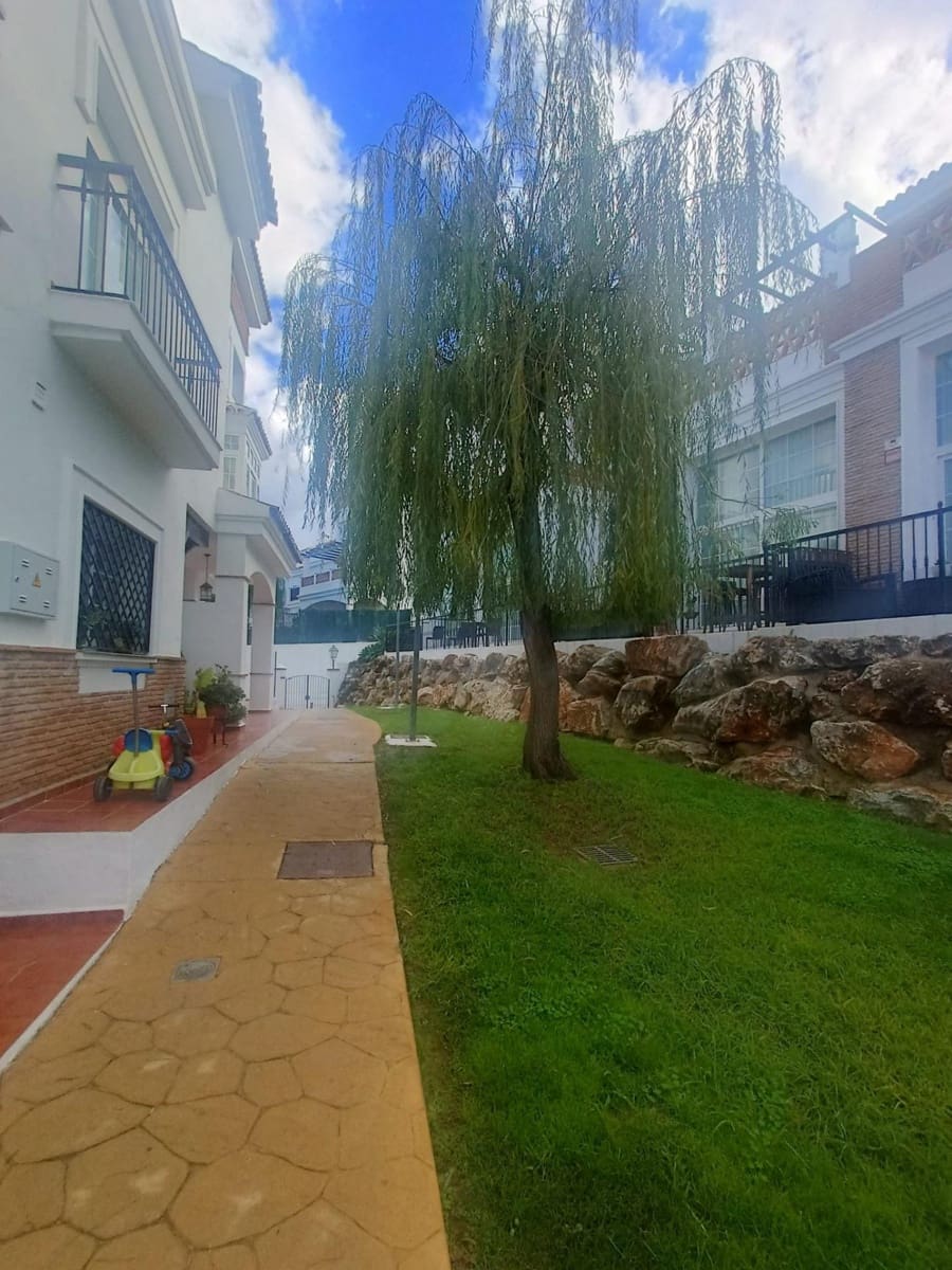 3 soveværelse Rækkehus til salg i Alhaurin de la Torre med swimmingpool - € 429.990 (Ref: 8696402)