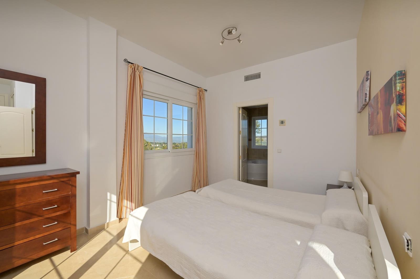 4 soveværelse Rækkehus til salg i Alhaurin de la Torre med swimmingpool - € 599.990 (Ref: 8778668)