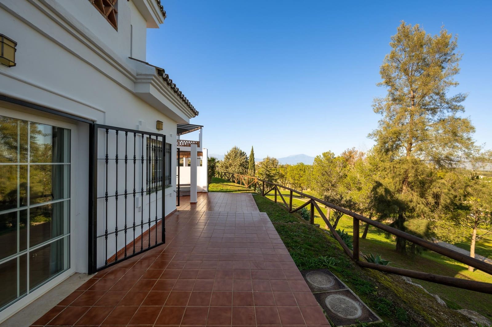 4 soveværelse Rækkehus til salg i Alhaurin de la Torre med swimmingpool - € 599.990 (Ref: 8778668)