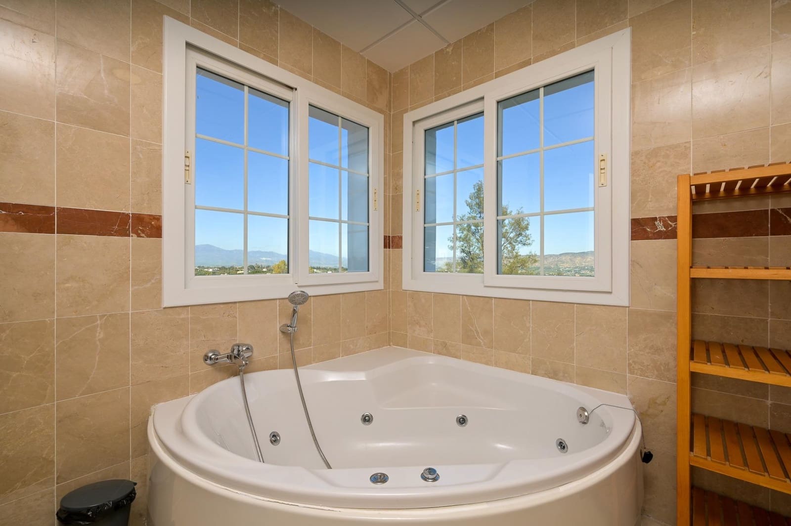 4 soveværelse Rækkehus til salg i Alhaurin de la Torre med swimmingpool - € 599.990 (Ref: 8778668)