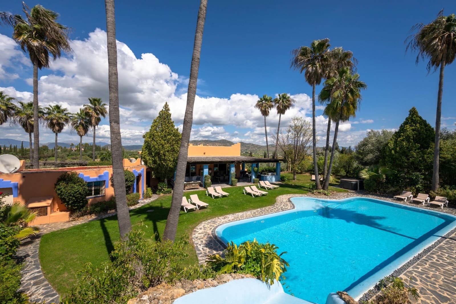 9 quarto Quinta/Casa Rural para venda em Alhaurin el Grande com piscina - 1 150 000 € (Ref: 8843409)