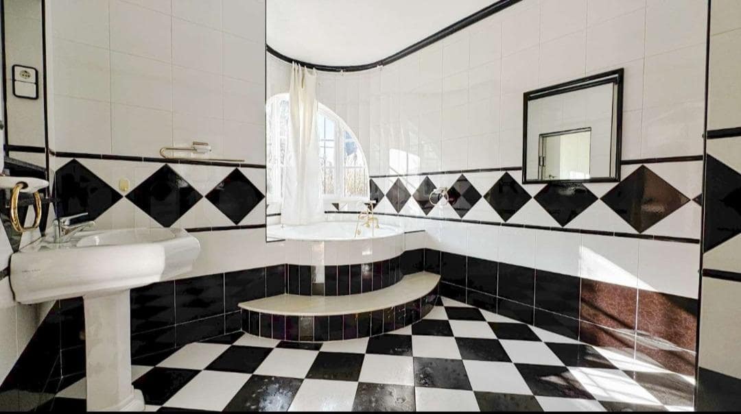 5 soverom Villa til salgs i Alhaurin el Grande med svømmebasseng - € 950 000 (Ref: 8869841)