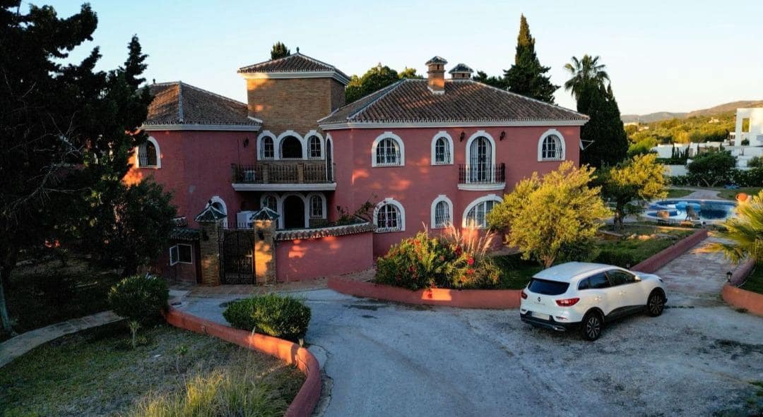 5 soverom Villa til salgs i Alhaurin el Grande med svømmebasseng - € 950 000 (Ref: 8869841)