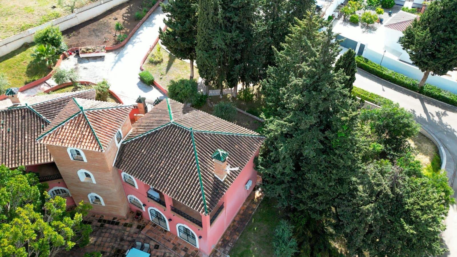 5 soverom Villa til salgs i Alhaurin el Grande med svømmebasseng - € 950 000 (Ref: 8869841)