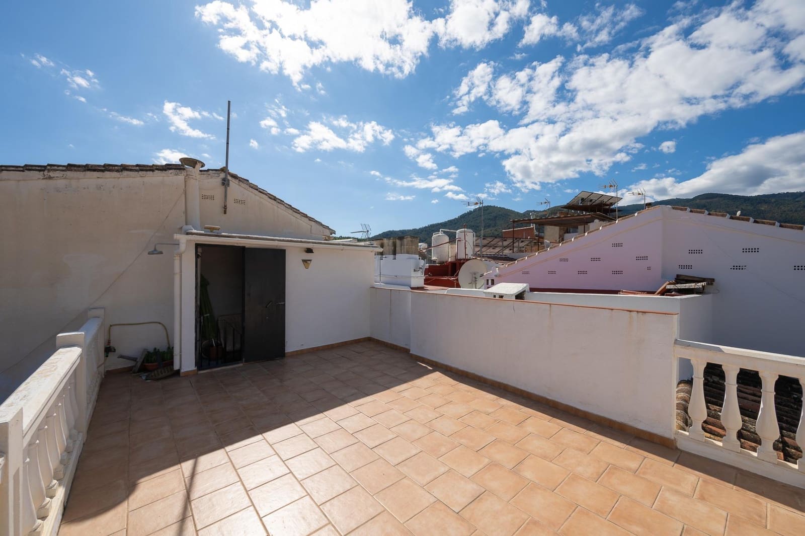 7 sypialnia Dom szeregowy na sprzedaż w Tolox - 299 500 € (Ref: 8912947)