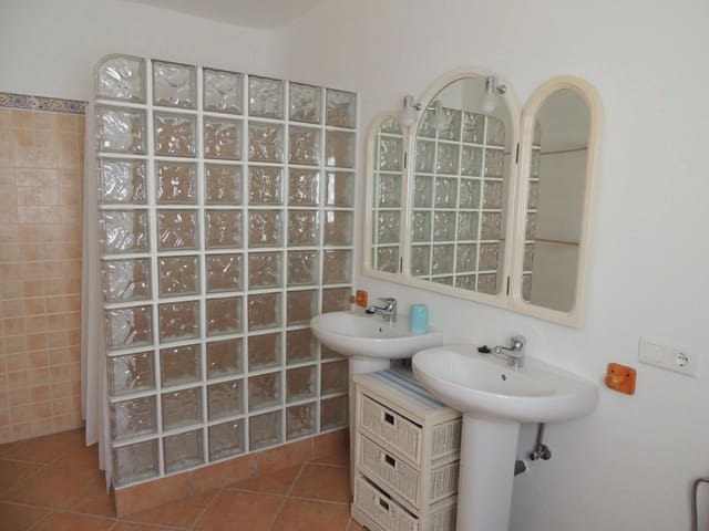 6 makuuhuone Rivitalo myytävänä paikassa Tolox - 275 000 € (Ref: 8992250)