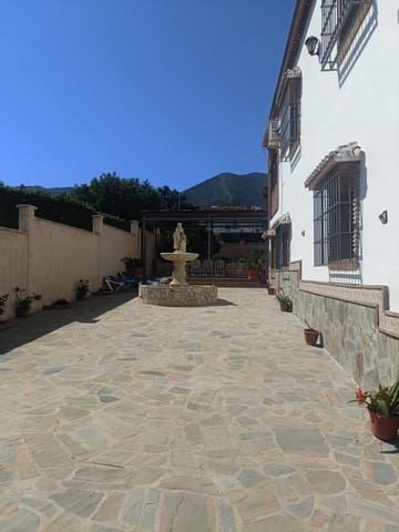 4 soveværelse Villa til salg i Alhaurín el Grande med swimmingpool - € 629.000 (Ref: 9015110)