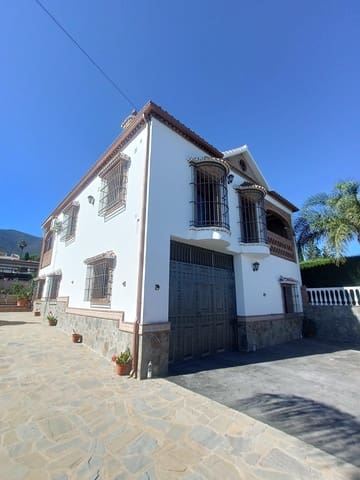 4 soveværelse Villa til salg i Alhaurín el Grande med swimmingpool - € 629.000 (Ref: 9015110)