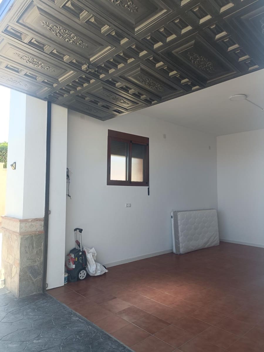 4 bedroom Villa for sale in Alhaurin el Grande with pool garage - € 629,000 (Ref: 9015110)