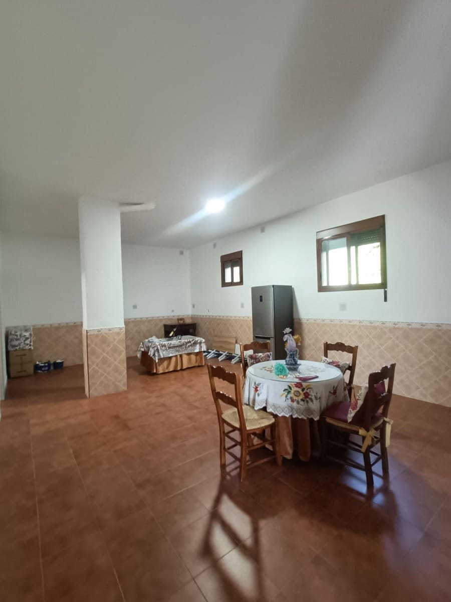 4 bedroom Villa for sale in Alhaurin el Grande with pool garage - € 629,000 (Ref: 9015110)
