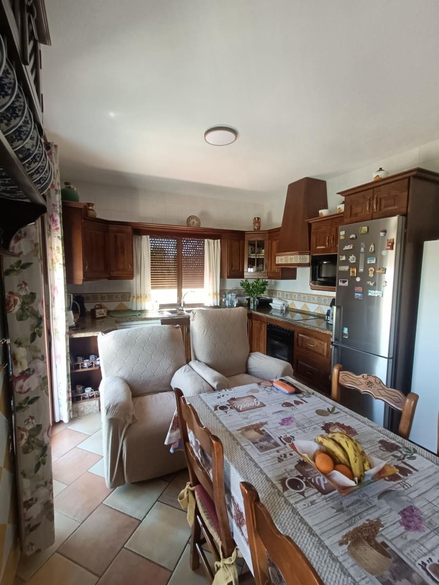4 bedroom Villa for sale in Alhaurin el Grande with pool garage - € 629,000 (Ref: 9015110)