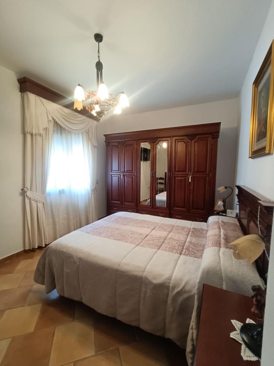 4 bedroom Villa for sale in Alhaurin el Grande with pool garage - € 629,000 (Ref: 9015110)