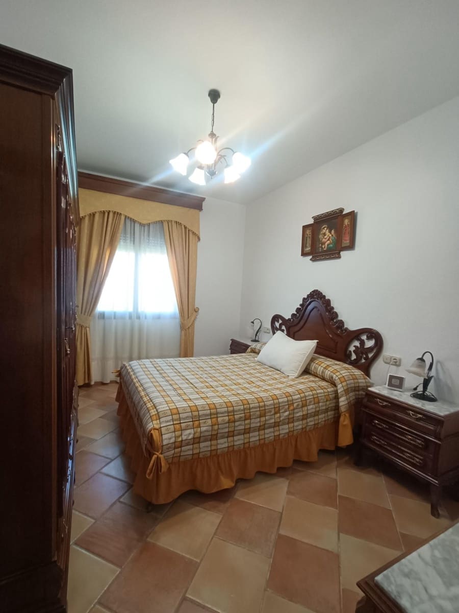 4 bedroom Villa for sale in Alhaurin el Grande with pool garage - € 629,000 (Ref: 9015110)