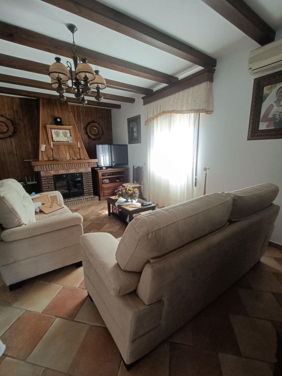 4 bedroom Villa for sale in Alhaurin el Grande with pool garage - € 629,000 (Ref: 9015110)