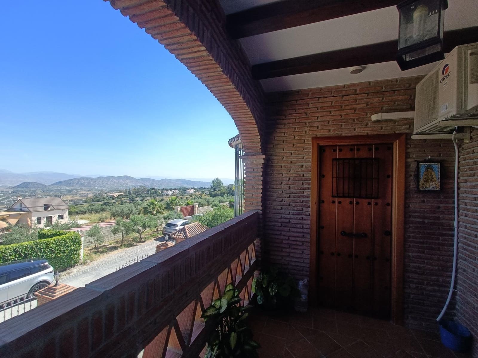 4 bedroom Villa for sale in Alhaurin el Grande with pool garage - € 629,000 (Ref: 9015110)
