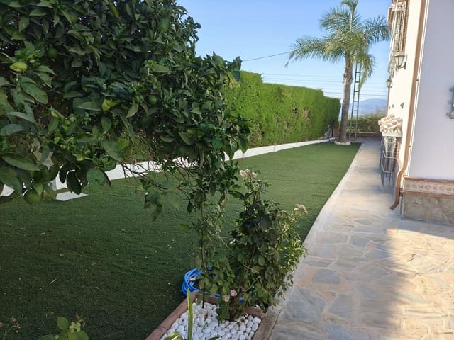 4 soveværelse Villa til salg i Alhaurín el Grande med swimmingpool garage - € 629.000 (Ref: 9015110)