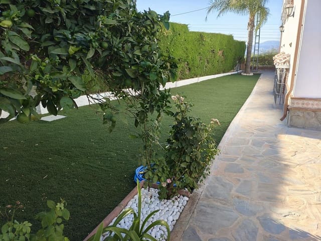 4 soveværelse Villa til salg i Alhaurín el Grande med swimmingpool garage - € 629.000 (Ref: 9015110)
