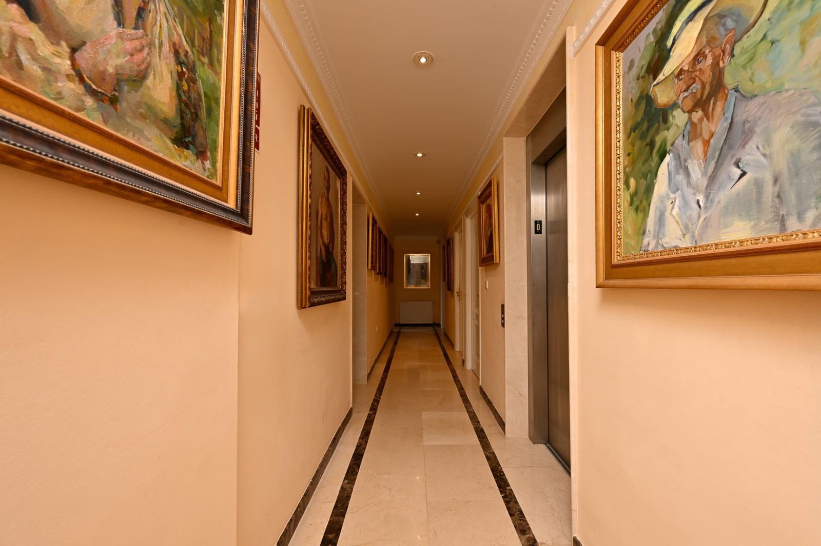 13 bedroom Villa for sale in Alhaurin el Grande with pool garage - € 2,850,000 (Ref: 9171413)