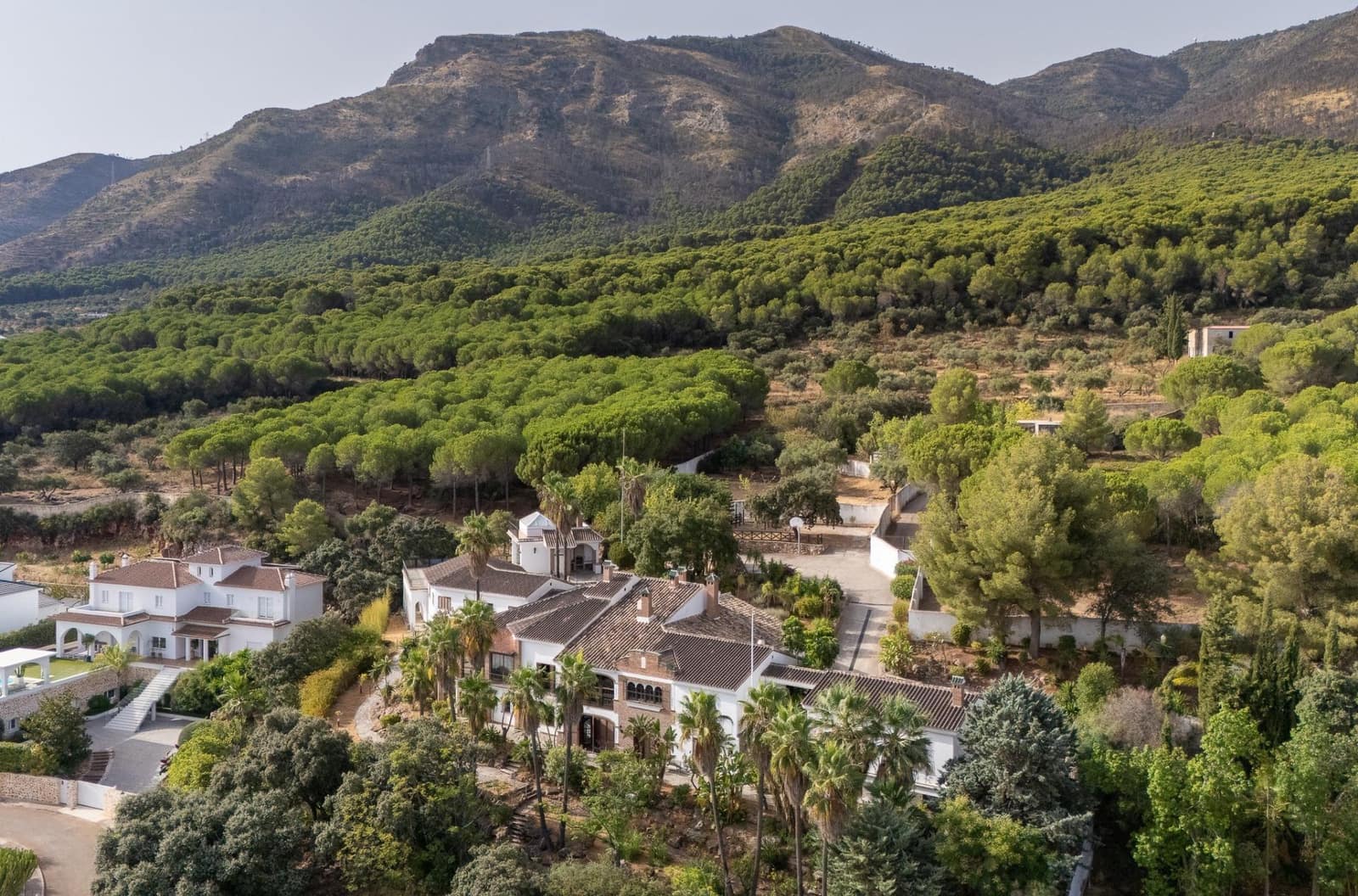 13 bedroom Villa for sale in Alhaurin el Grande with pool garage - € 2,850,000 (Ref: 9171413)