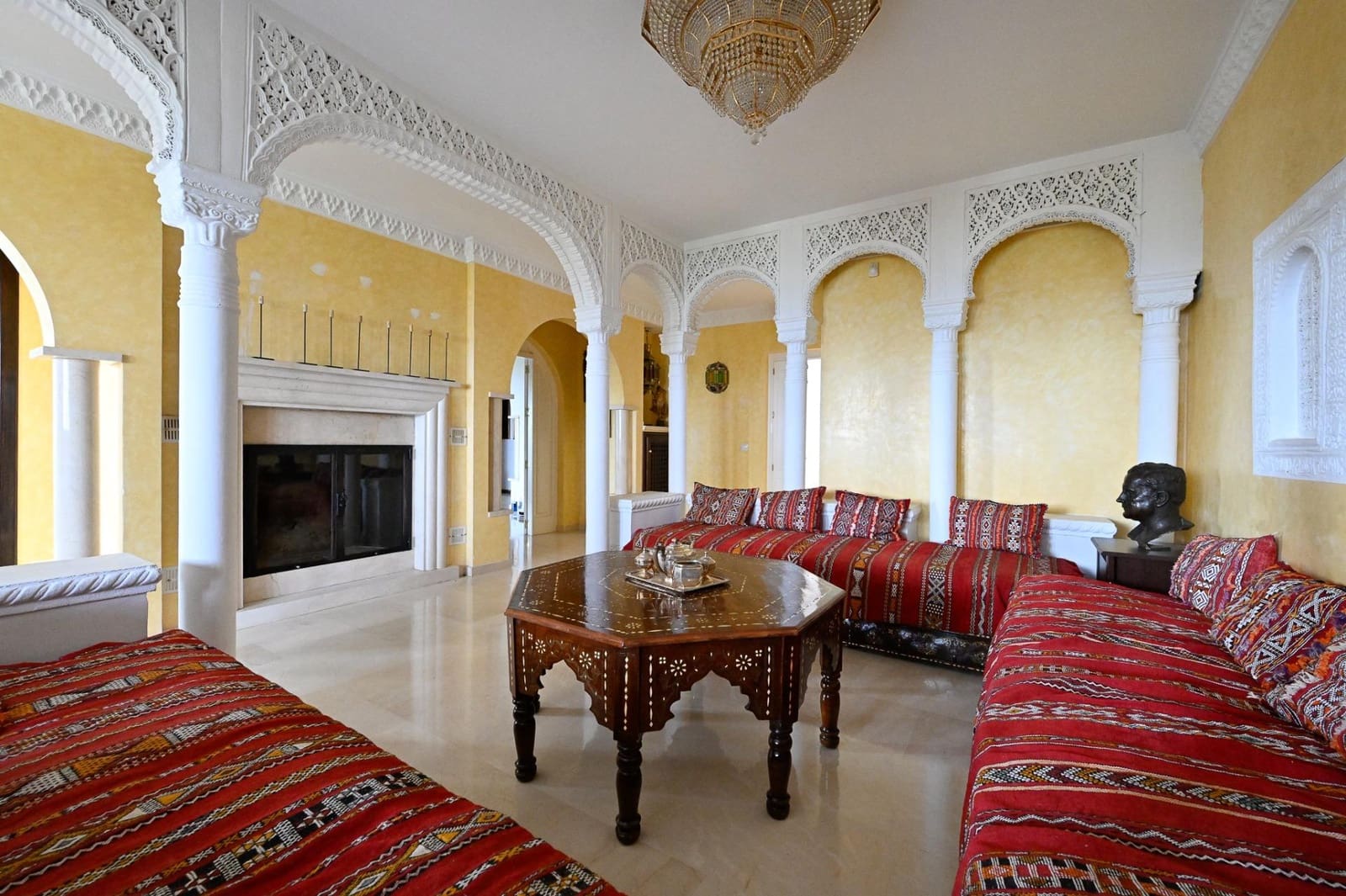 13 bedroom Villa for sale in Alhaurin el Grande with pool garage - € 2,850,000 (Ref: 9171413)