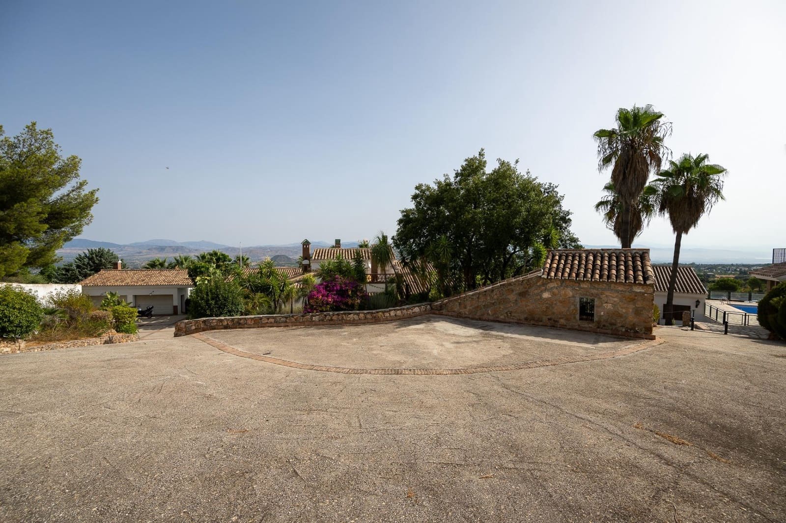 13 bedroom Villa for sale in Alhaurin el Grande with pool garage - € 2,850,000 (Ref: 9171413)