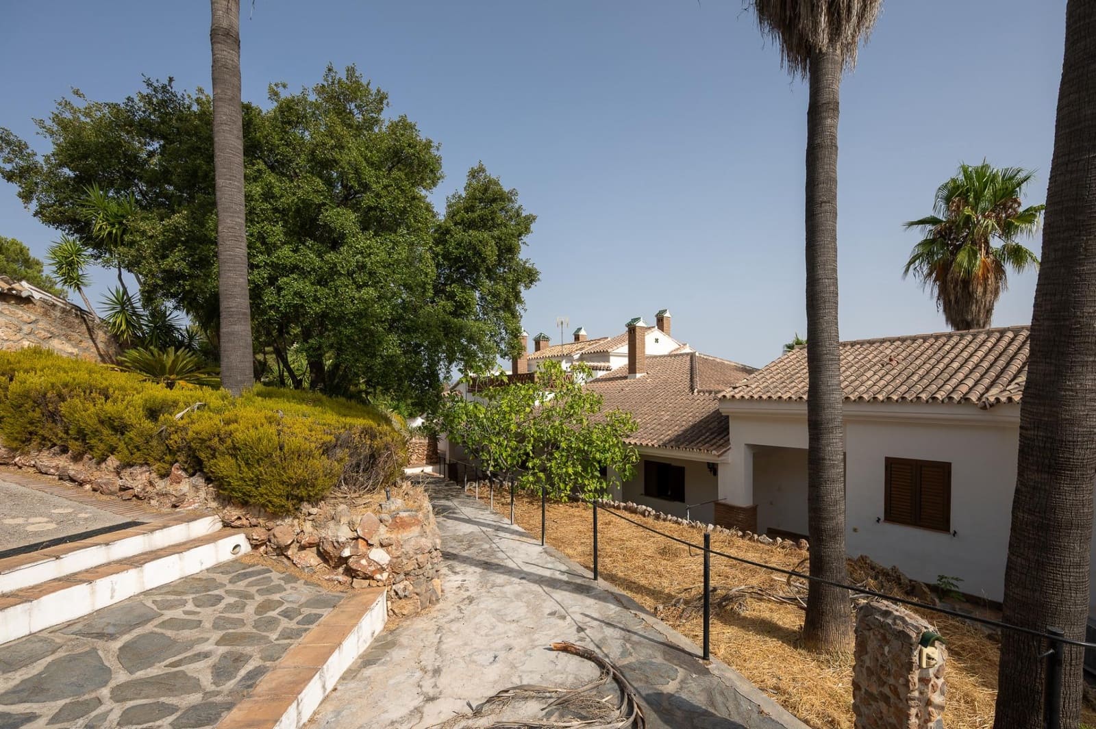 13 bedroom Villa for sale in Alhaurin el Grande with pool garage - € 2,850,000 (Ref: 9171413)