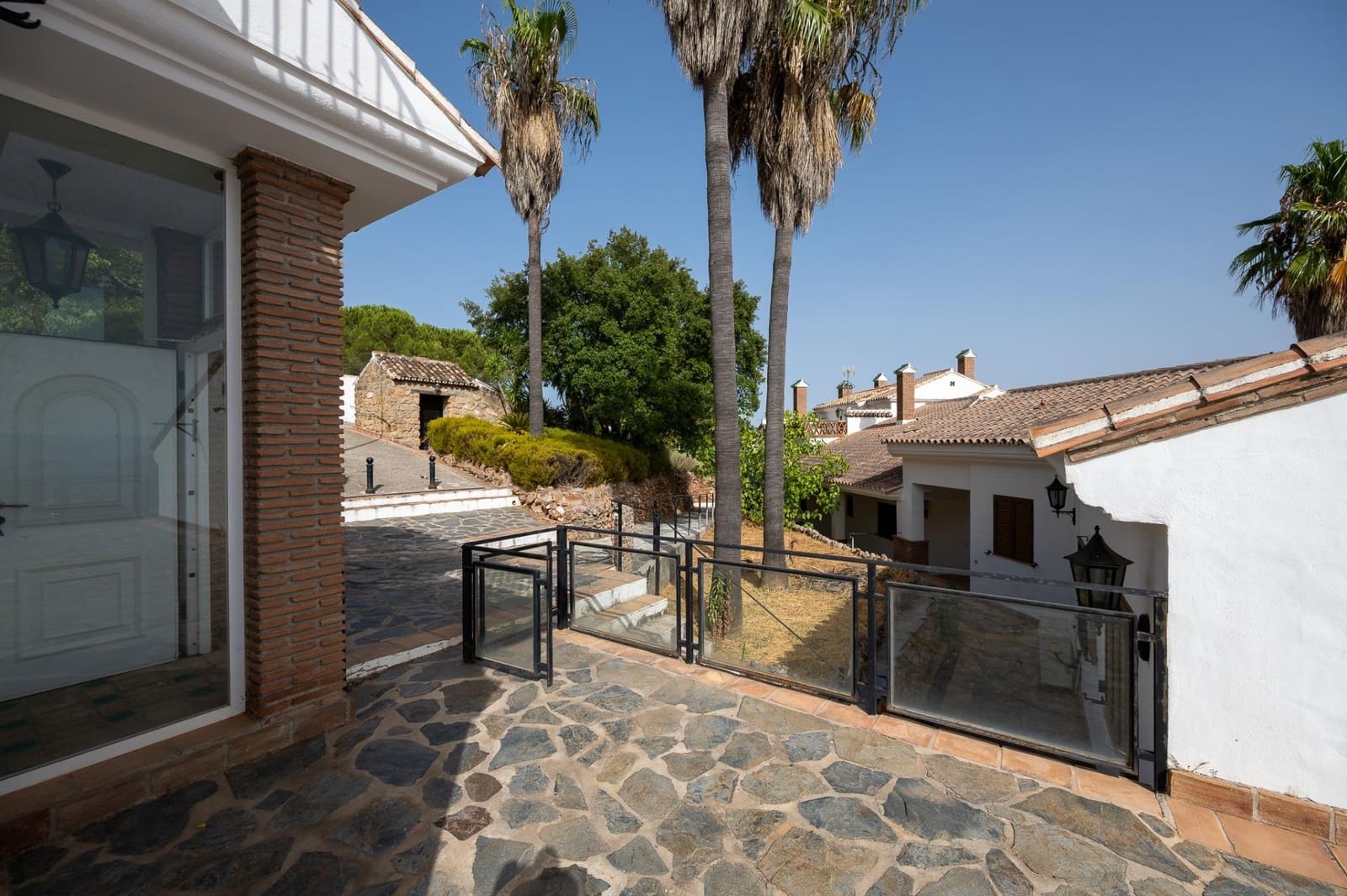 13 bedroom Villa for sale in Alhaurin el Grande with pool garage - € 2,850,000 (Ref: 9171413)