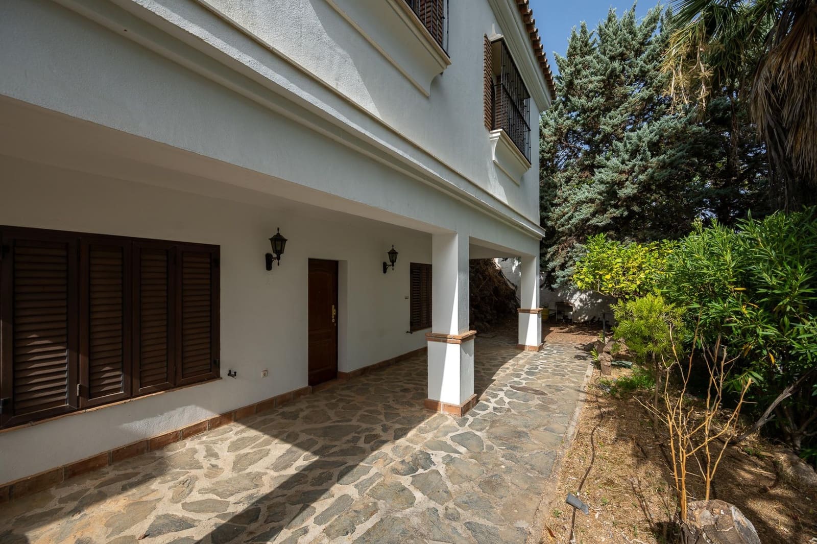 13 bedroom Villa for sale in Alhaurin el Grande with pool garage - € 2,850,000 (Ref: 9171413)