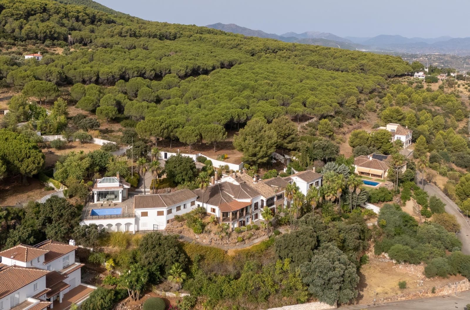 13 bedroom Villa for sale in Alhaurin el Grande with pool garage - € 2,850,000 (Ref: 9171413)