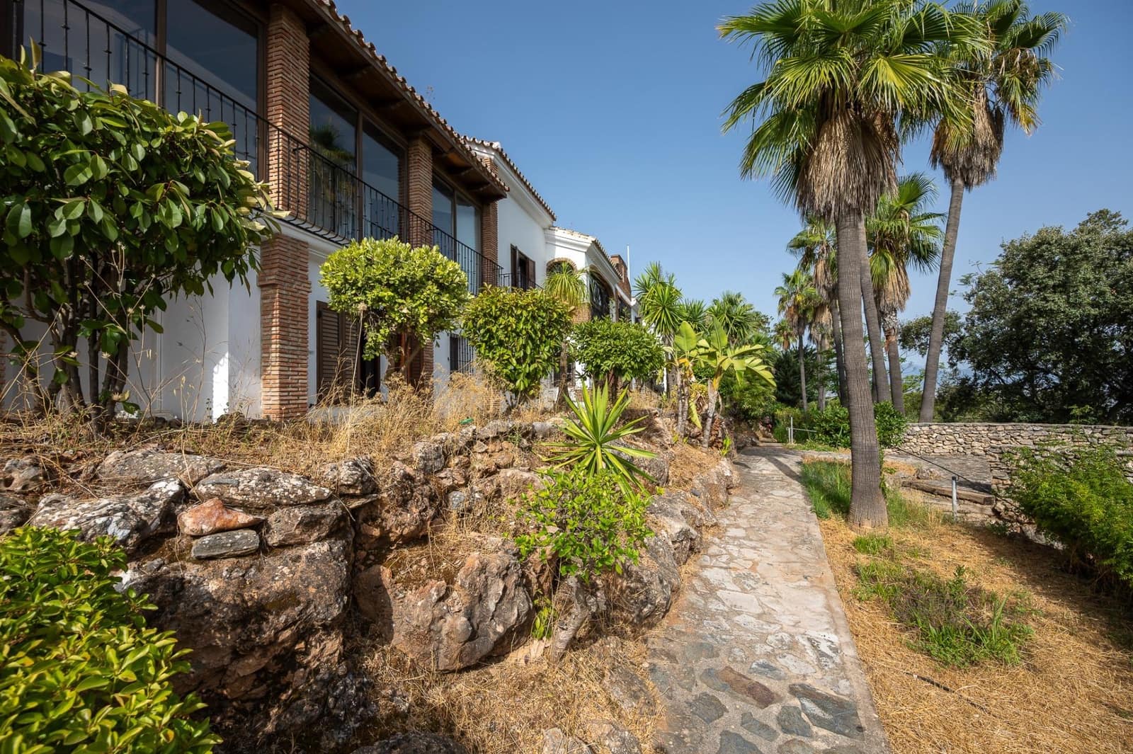 13 bedroom Villa for sale in Alhaurin el Grande with pool garage - € 2,850,000 (Ref: 9171413)