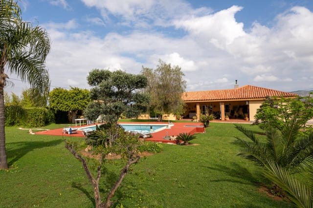 4 bedroom Finca/Country House for sale in Alhaurín el Grande with pool - € 765,000 (Ref: 9255283)