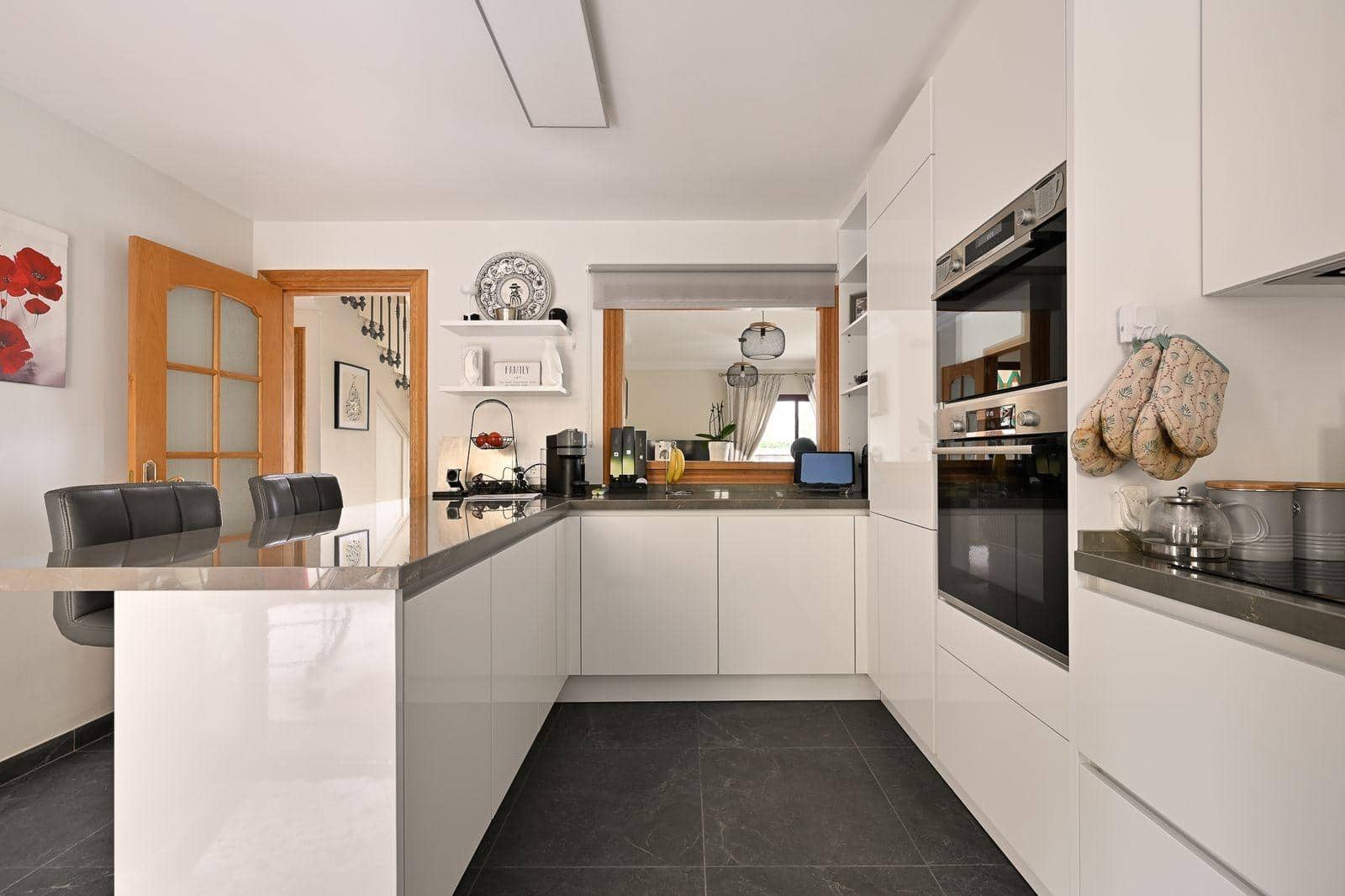 3 bedroom Townhouse for sale in Coin with pool - € 495,000 (Ref: 9591296)