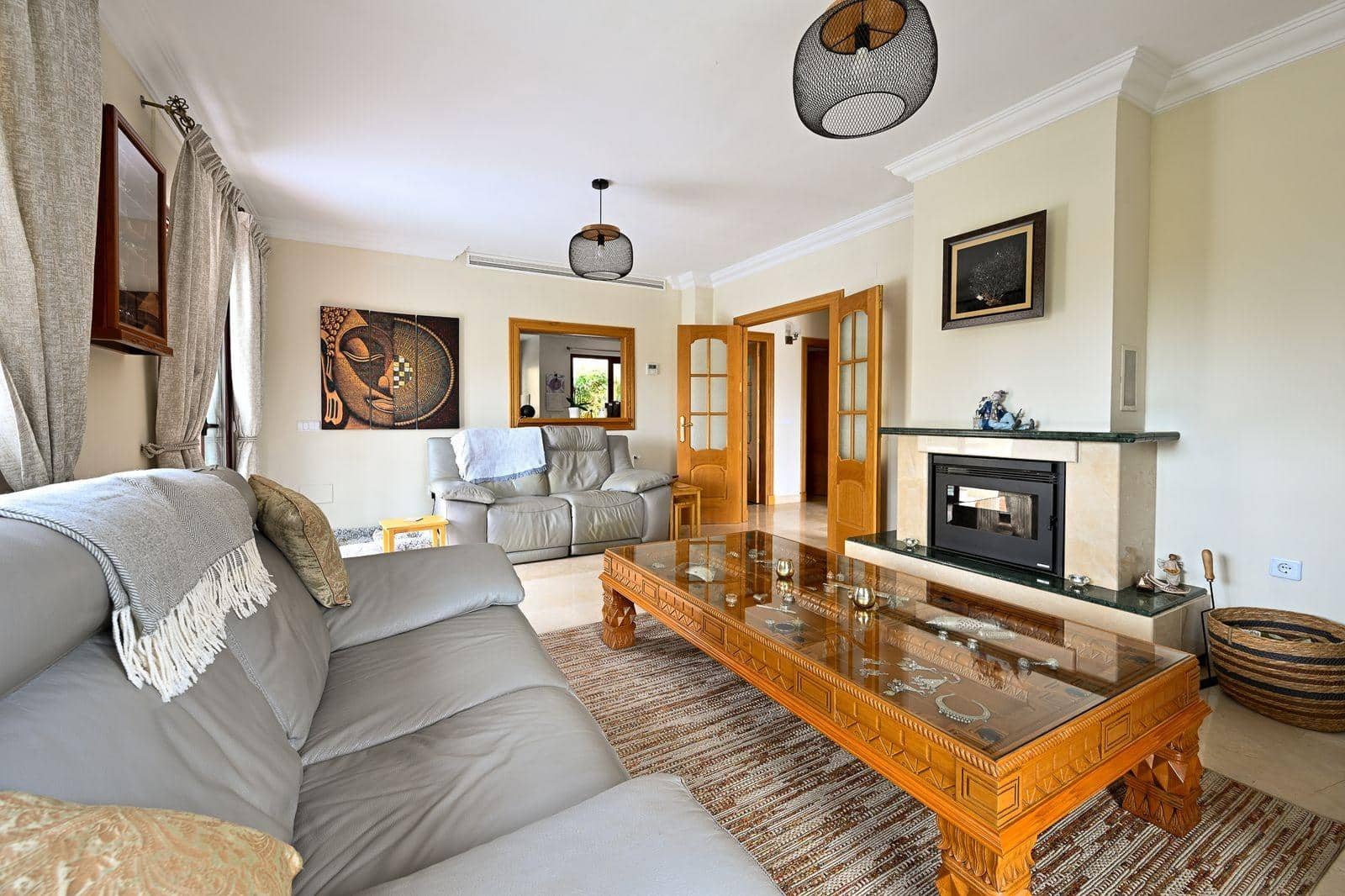 3 bedroom Townhouse for sale in Coin with pool - € 495,000 (Ref: 9591296)