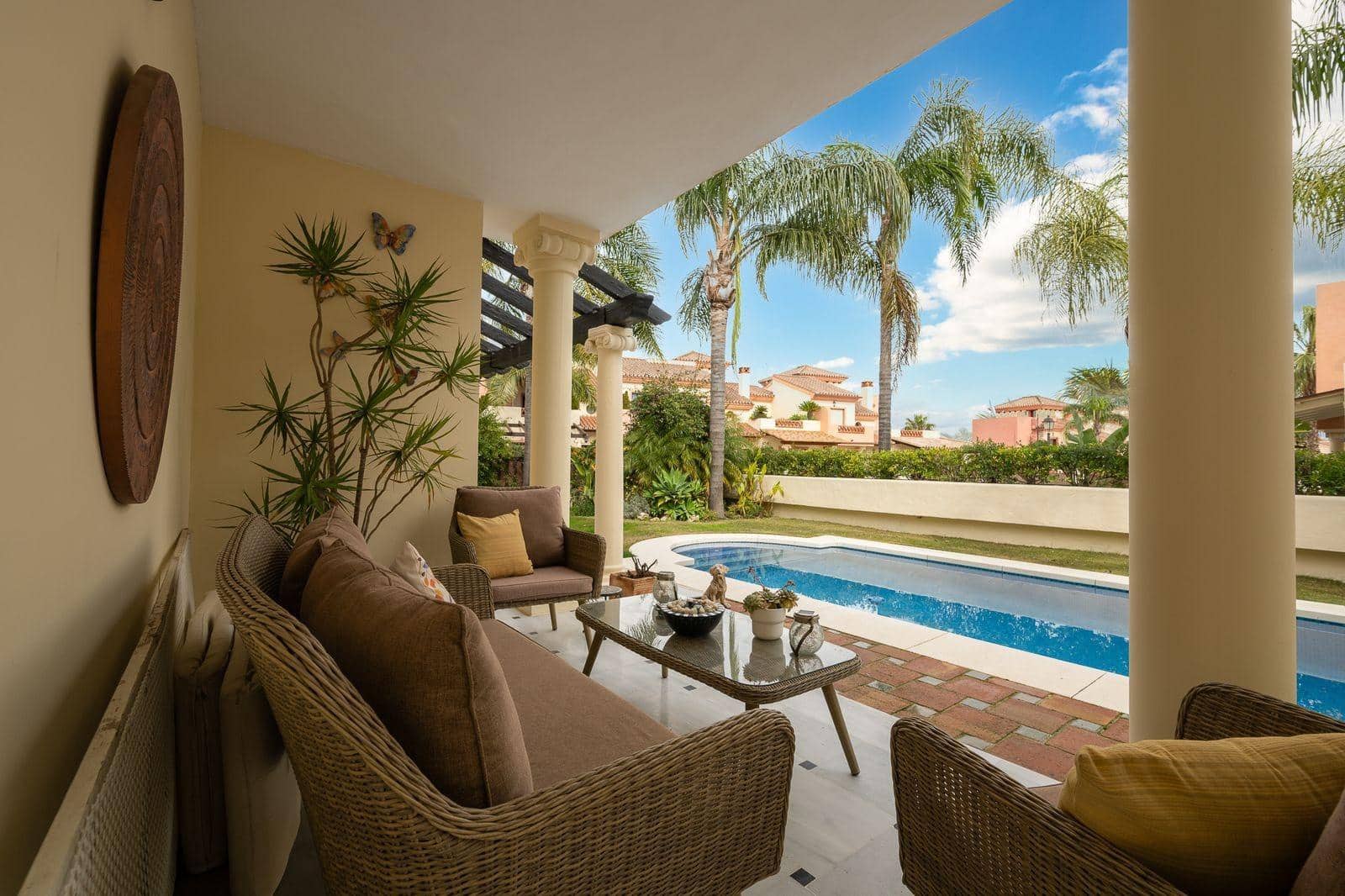 3 bedroom Townhouse for sale in Coin with pool - € 495,000 (Ref: 9591296)