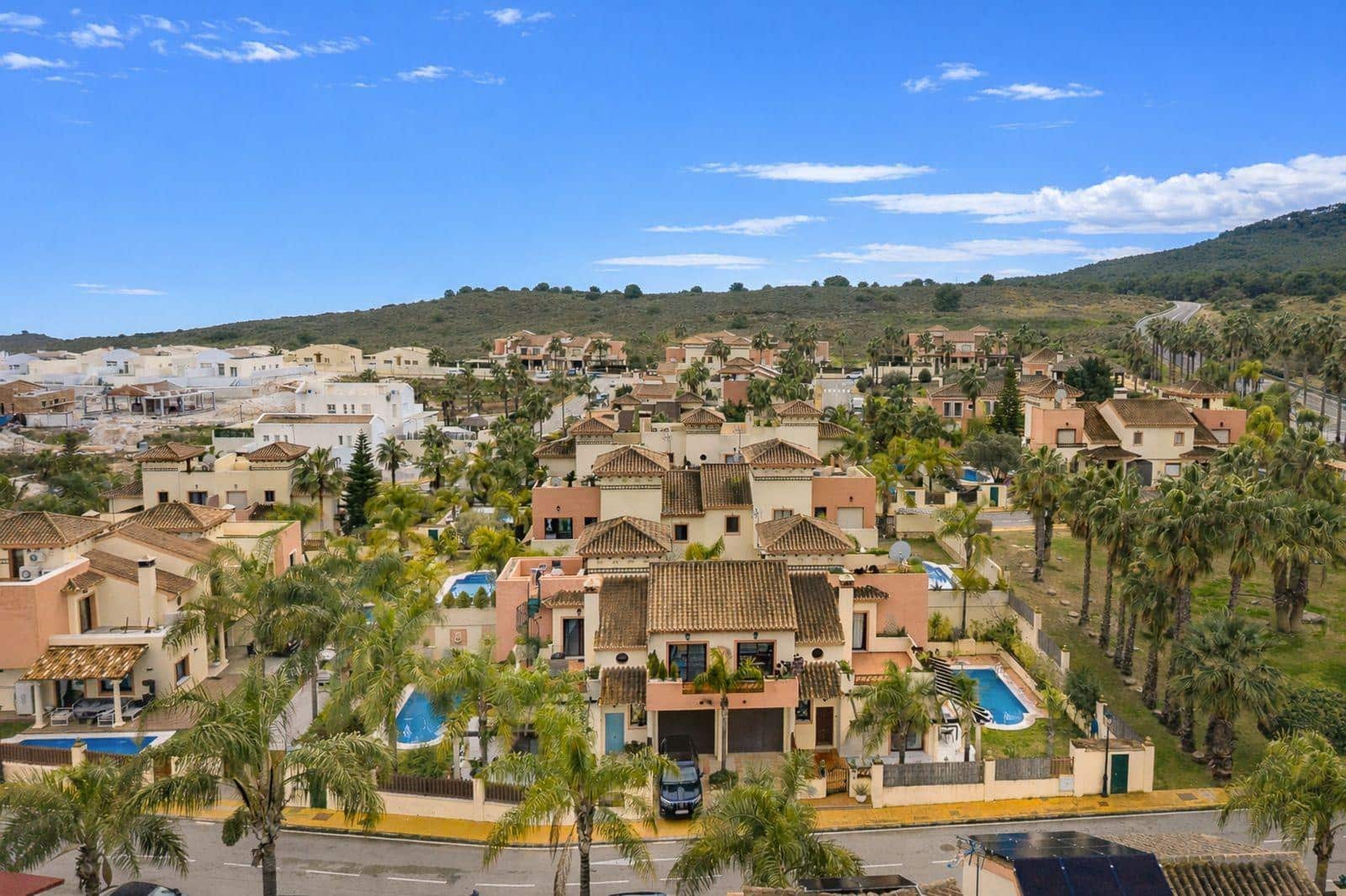 3 bedroom Townhouse for sale in Coin with pool - € 495,000 (Ref: 9591296)