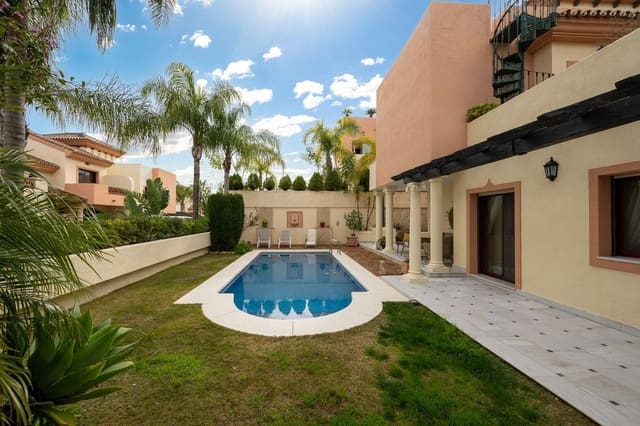 Casa de 3 habitaciones en Coín en venta con piscina - 495.000 € (Ref: 9591296)