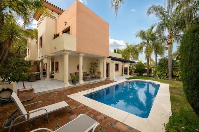 Casa de 3 habitaciones en Coín en venta con piscina - 495.000 € (Ref: 9591296)