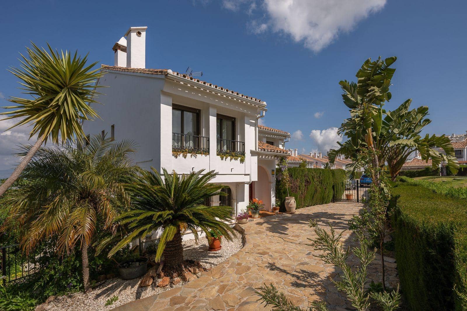 Pareado de 3 habitaciones en Alhaurín el Grande en venta con piscina - 449.500 € (Ref: 9738571)