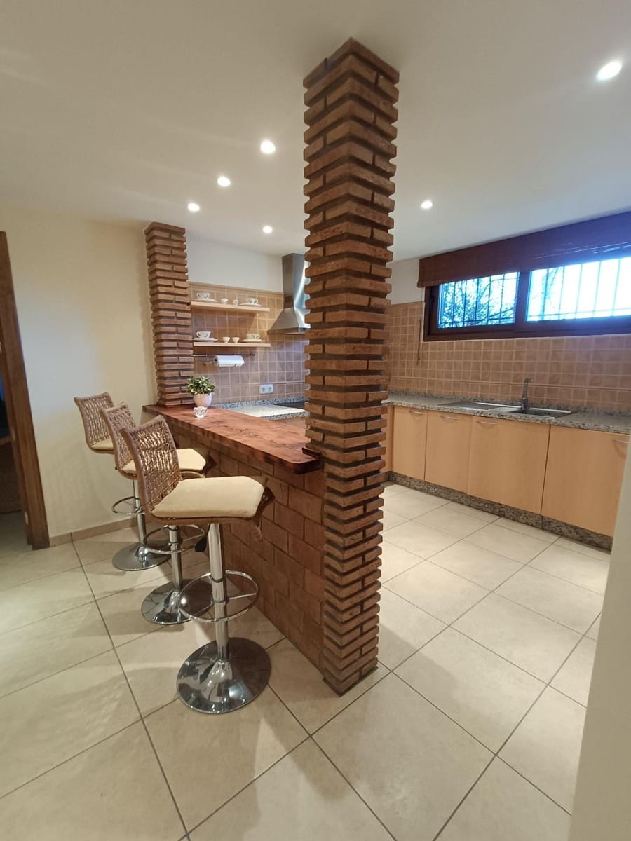 8 sypialnia Finka/Dom wiejski na sprzedaż w Coin z basenem garażem - 2 400 000 € (Ref: 9755692)