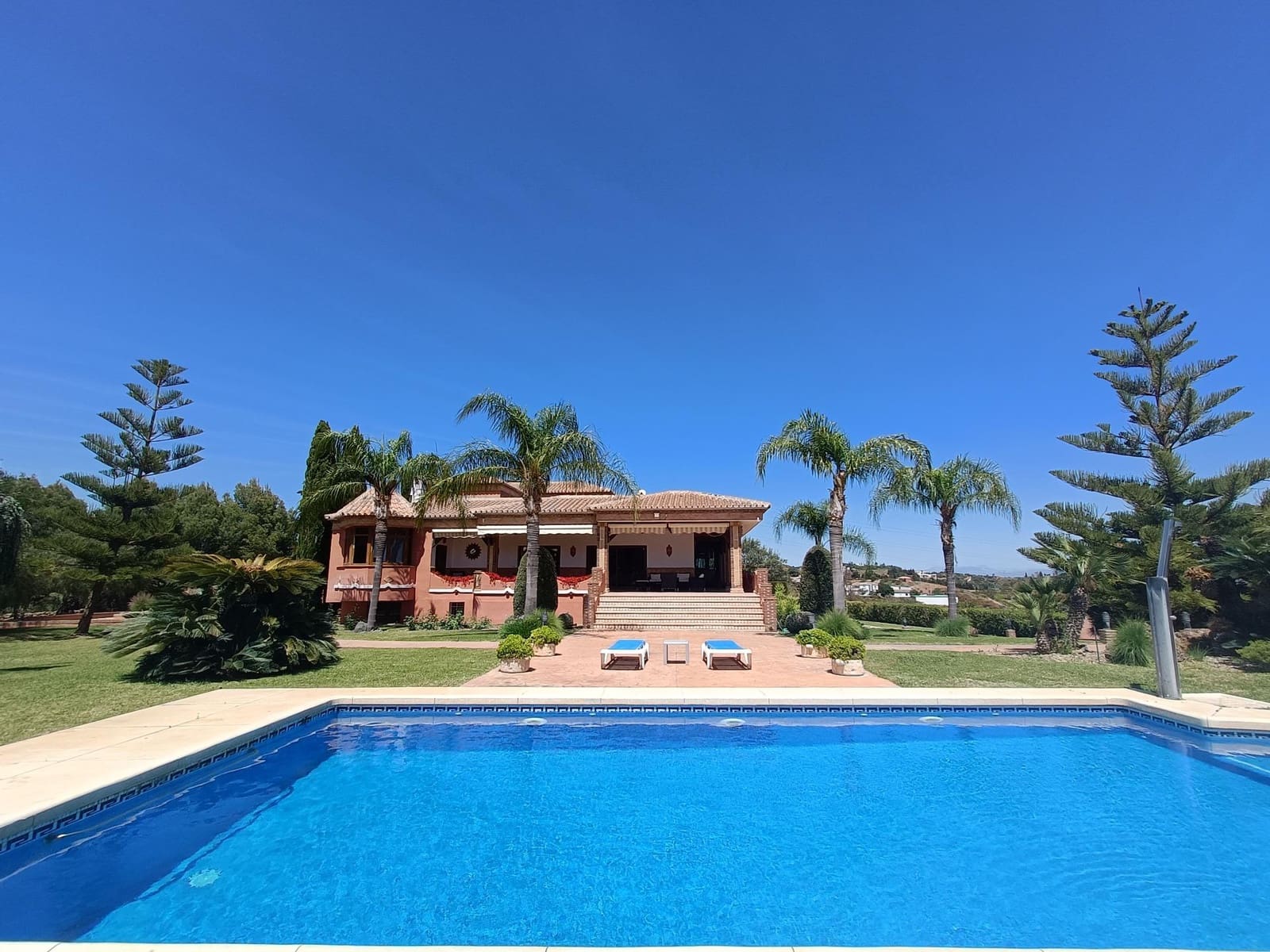 8 sypialnia Finka/Dom wiejski na sprzedaż w Coin z basenem garażem - 2 400 000 € (Ref: 9755692)