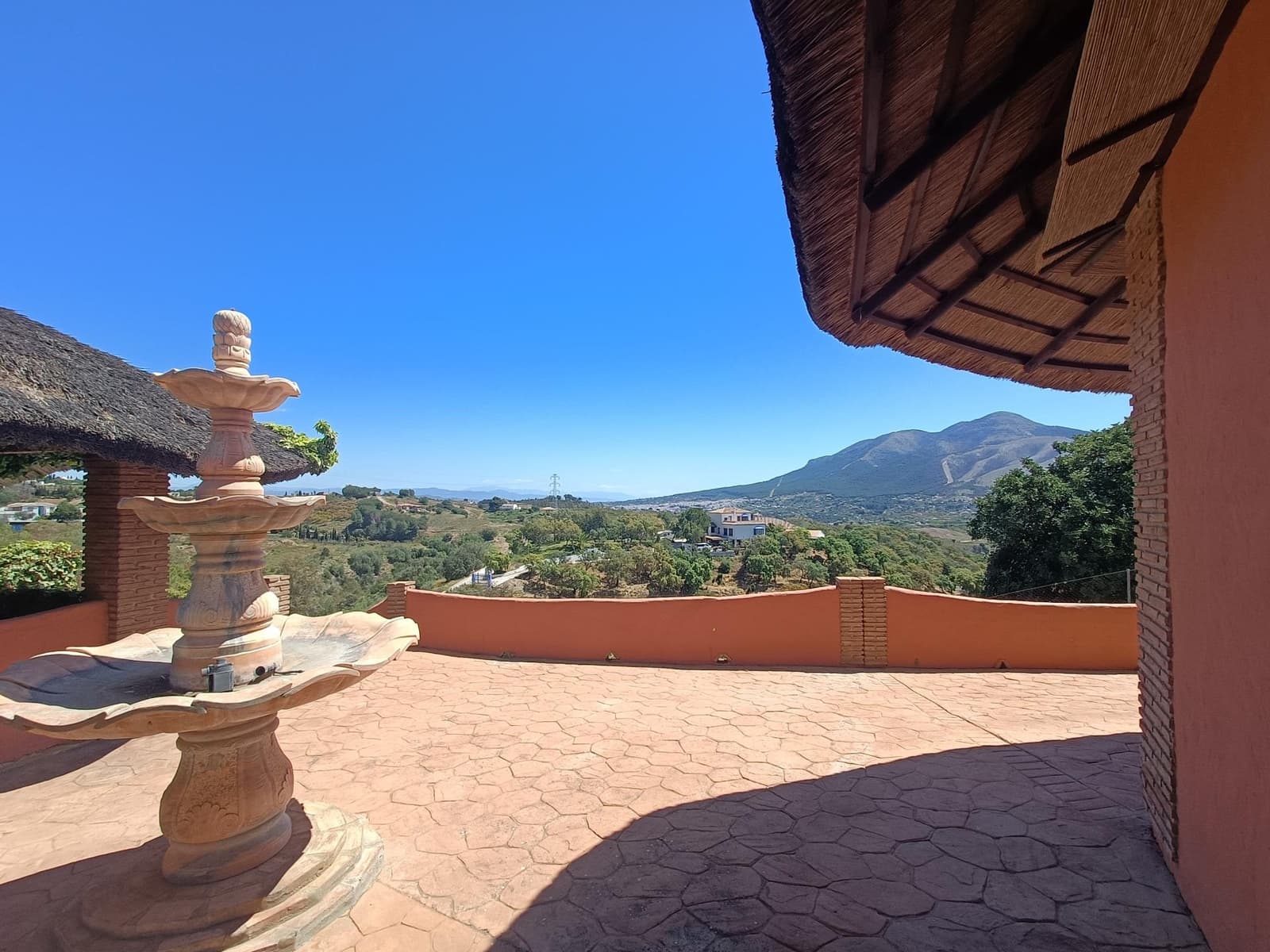 8 sypialnia Finka/Dom wiejski na sprzedaż w Coin z basenem garażem - 2 400 000 € (Ref: 9755692)